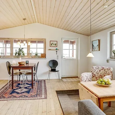 Topi - 15m From The Sea By Interhome *
