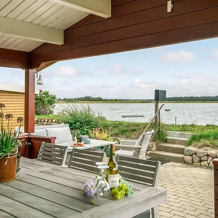 Semesterbostad Topi - 15m From The Sea By Interhome